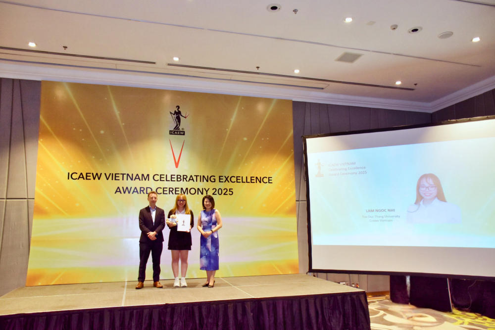 Vinh danh thành tích học viên Crowe Vietnam tại sự kiện “ICAEW - Celebrating Excellence 2025"
